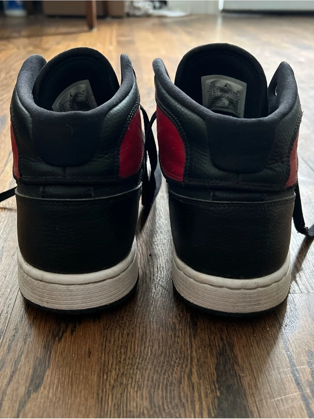 JUMPMAN JORDAN Athletic Shoes Black/Red Preowned Men’s Size 10.5